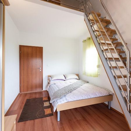 Apartments Karen Vinišće Zewnętrze zdjęcie