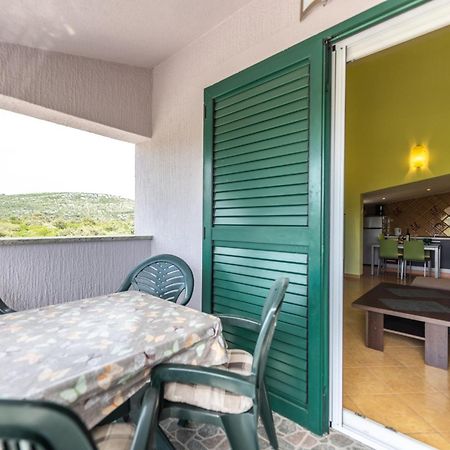 Apartments Karen Vinišće Zewnętrze zdjęcie
