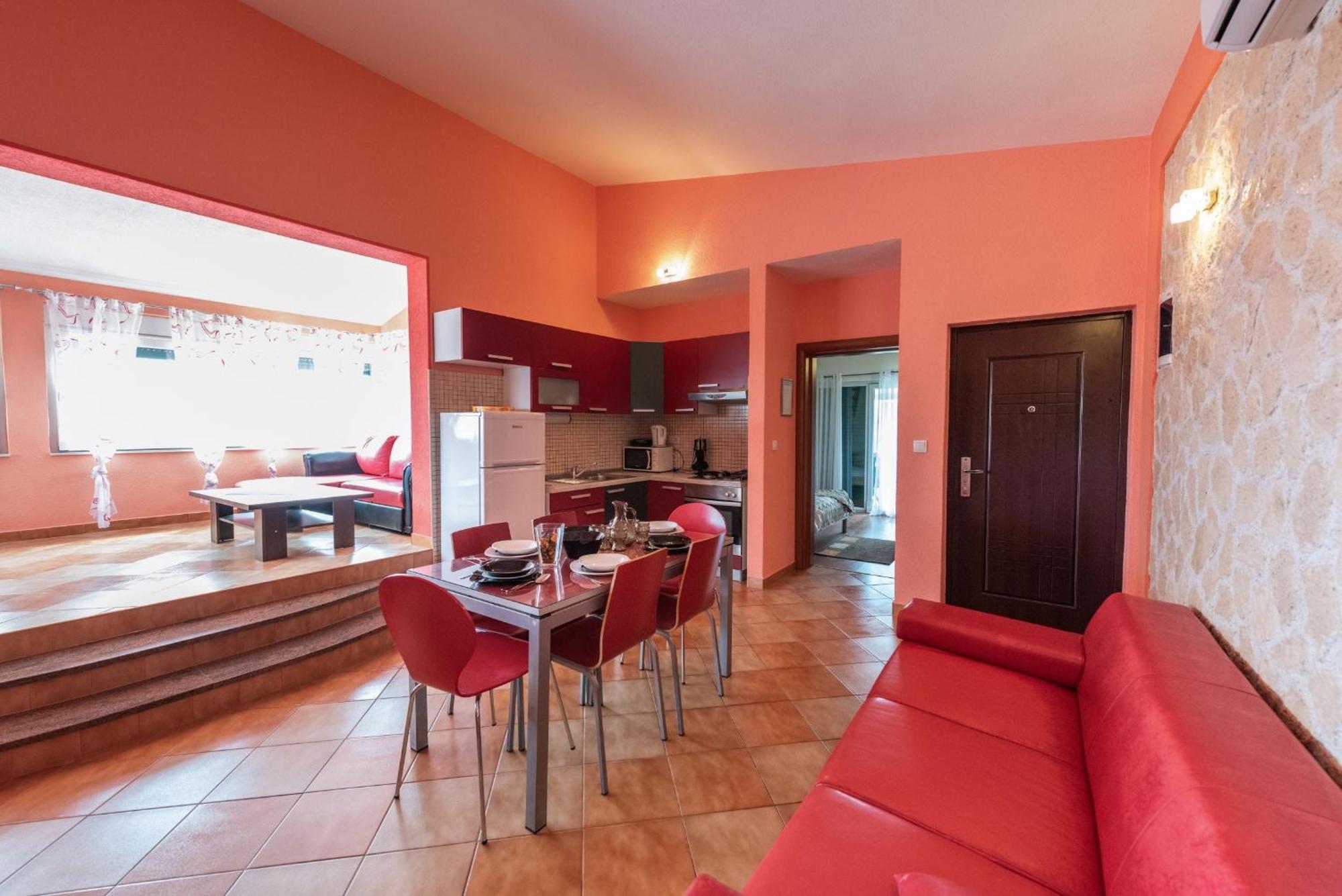 Apartments Karen Vinišće Zewnętrze zdjęcie