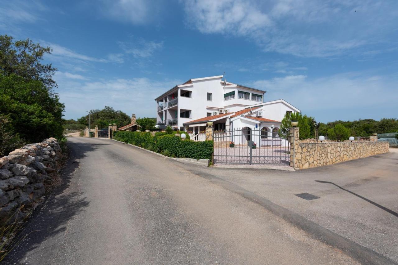 Apartments Karen Vinišće Zewnętrze zdjęcie