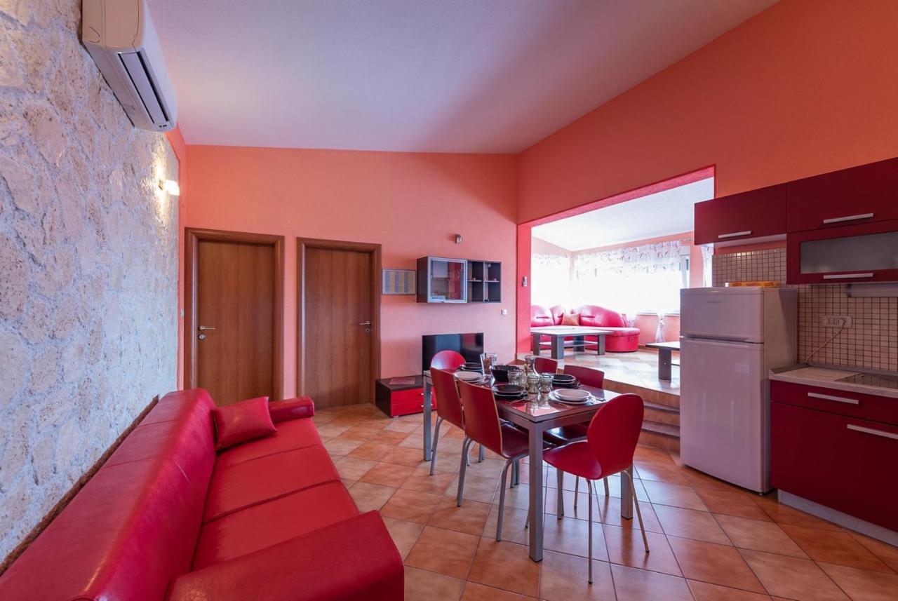 Apartments Karen Vinišće Zewnętrze zdjęcie
