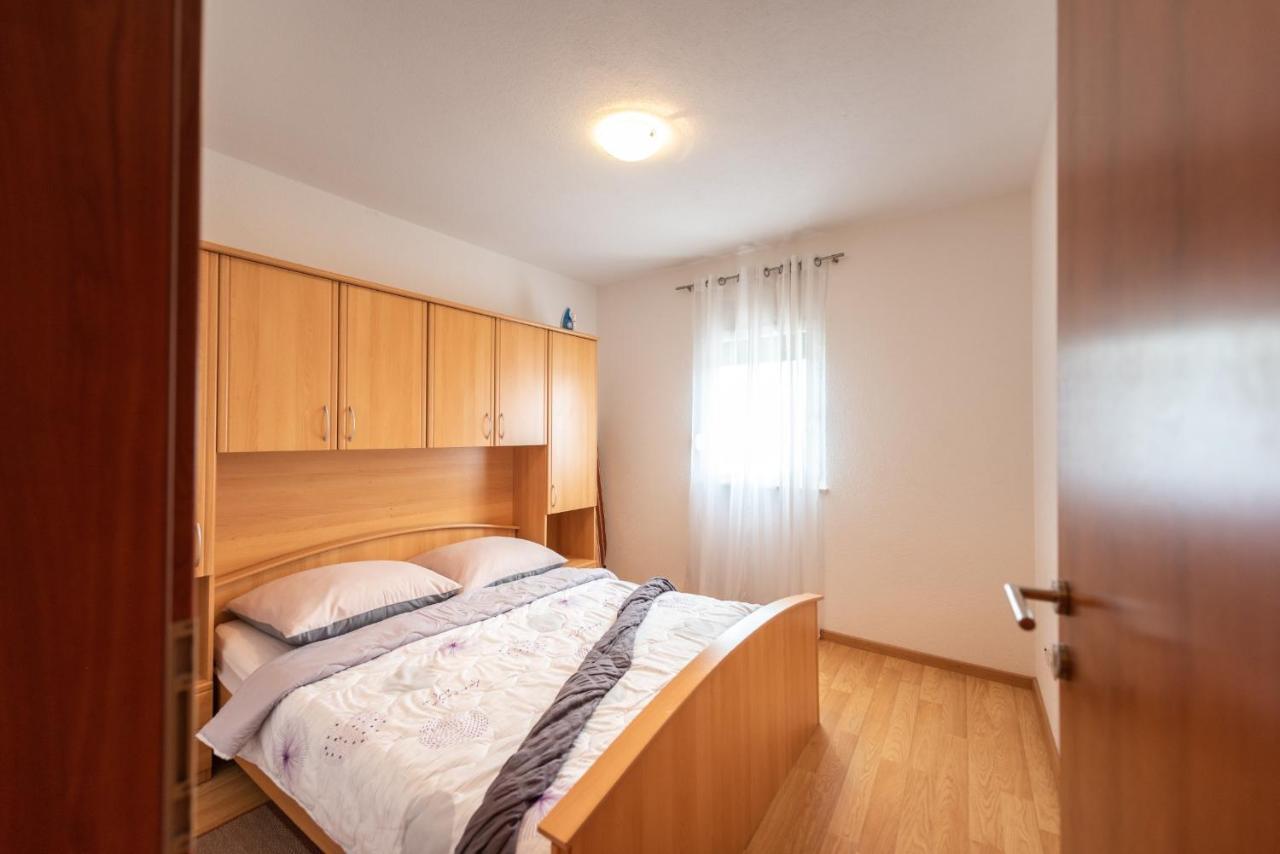 Apartments Karen Vinišće Zewnętrze zdjęcie
